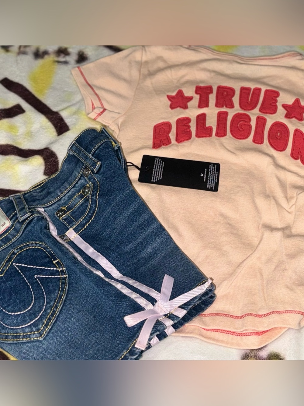 New True Religion 2 piece Pink logo T-Shirt & logo jeans shorts girls size 10